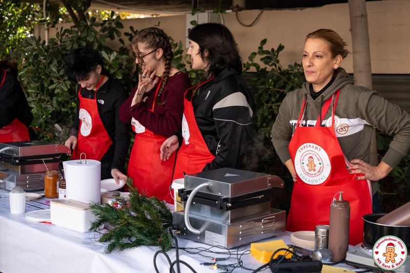 Στιγμή από το Χριστουγεννιάτικο Μπαζάρ Αθήνας 2025 (159) – Γλυκοί πειρασμοί