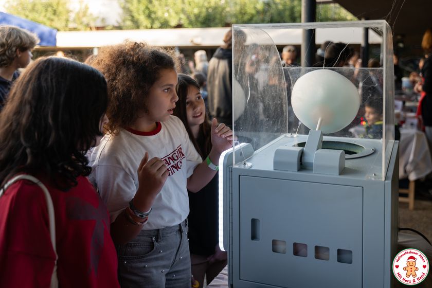 Στιγμή από το Χριστουγεννιάτικο Μπαζάρ Αθήνας 2025 (168) – Γλυκοί πειρασμοί