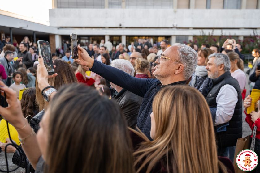 Στιγμή από το Χριστουγεννιάτικο Μπαζάρ Αθήνας 2025 (308) – Ζωντανή μουσική & ψυχαγωγία