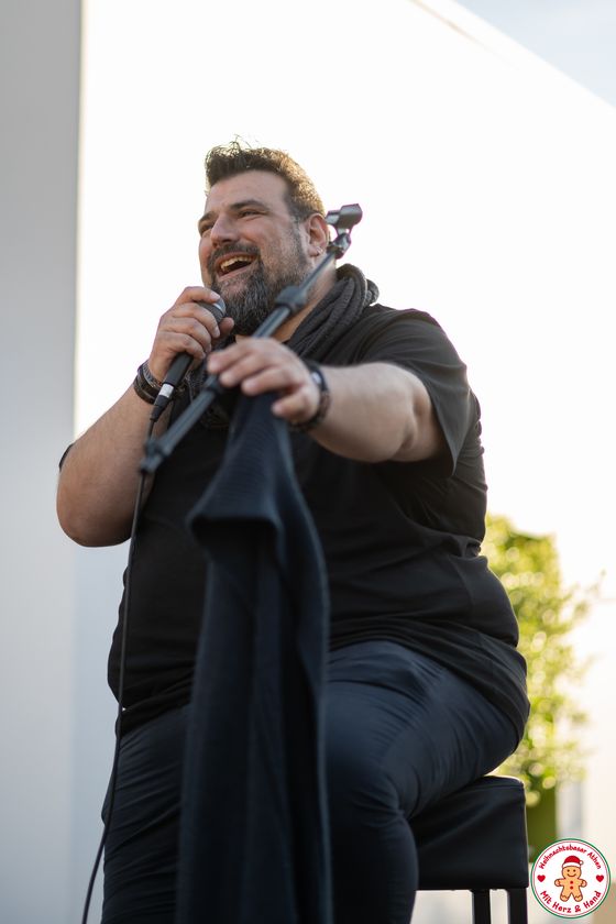 Στιγμή από το Χριστουγεννιάτικο Μπαζάρ Αθήνας 2025 (315) – Ζωντανή μουσική & ψυχαγωγία